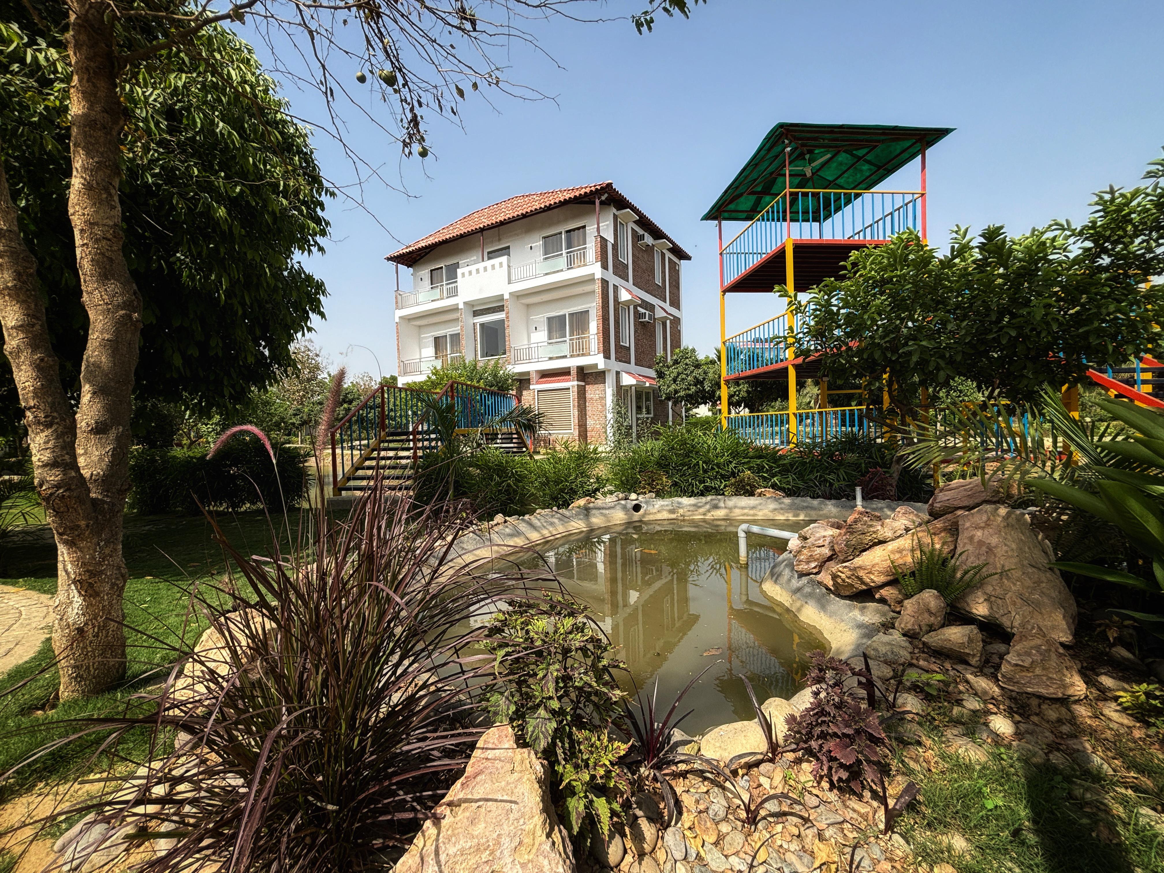 LAKE VIEW ROOMS